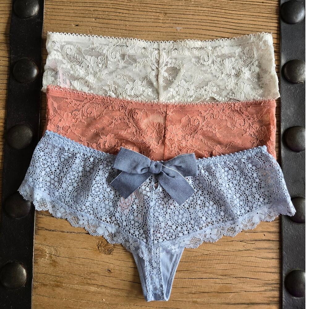 Victoria's Secret Lace Wide Side Thong Bundle Sz S New 3 pieces